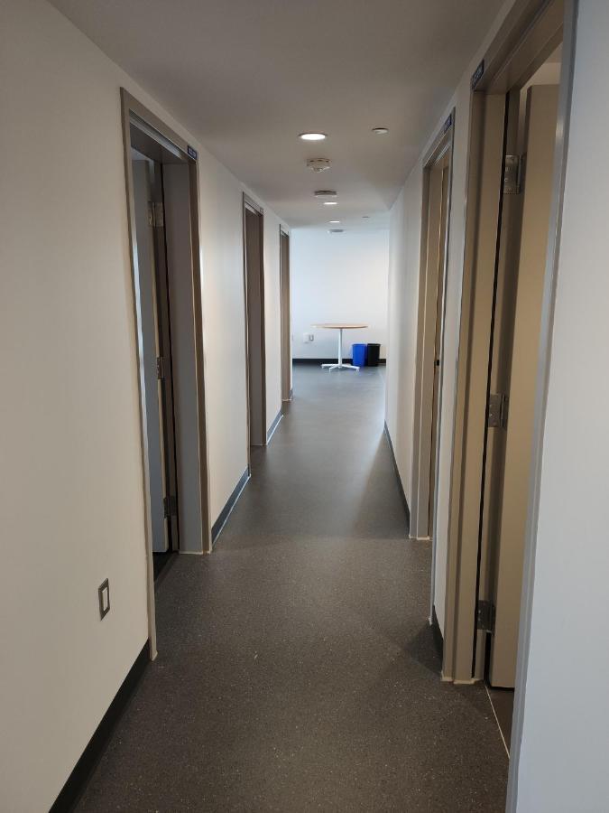 Toronto Metropolitan University-Daphne Cockwell Complex Residence Exterior photo