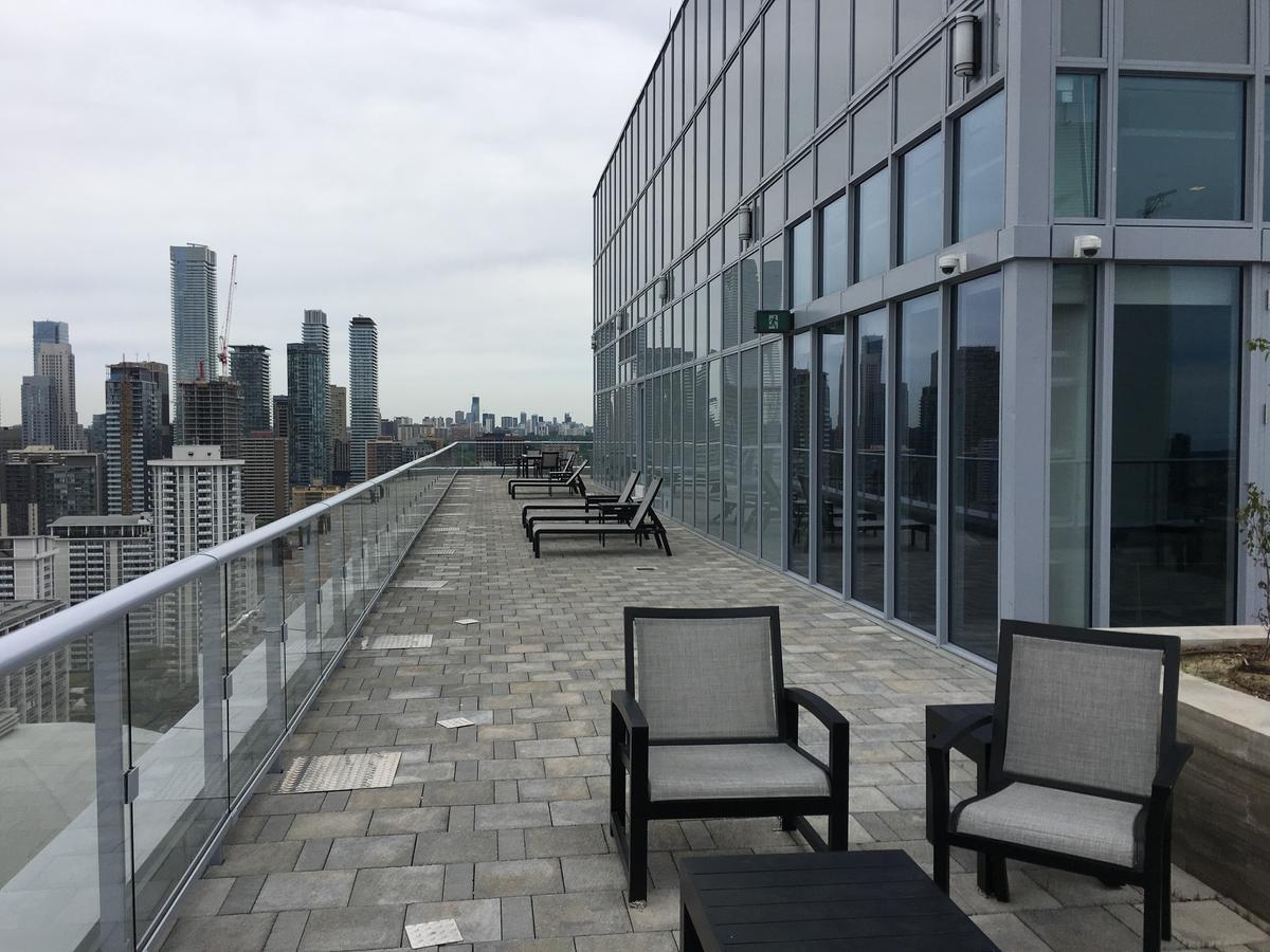 Toronto Metropolitan University-Daphne Cockwell Complex Residence Exterior photo