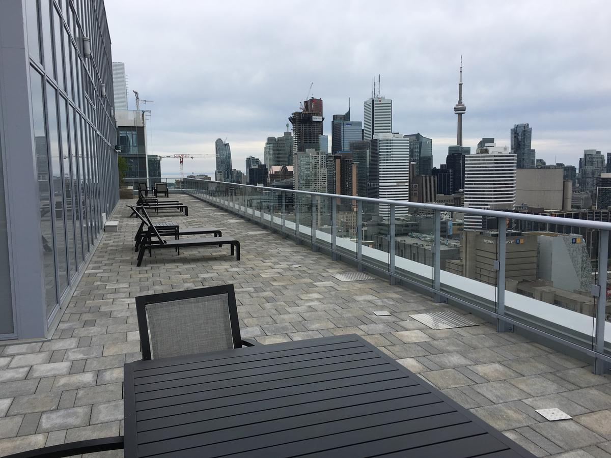 Toronto Metropolitan University-Daphne Cockwell Complex Residence Exterior photo